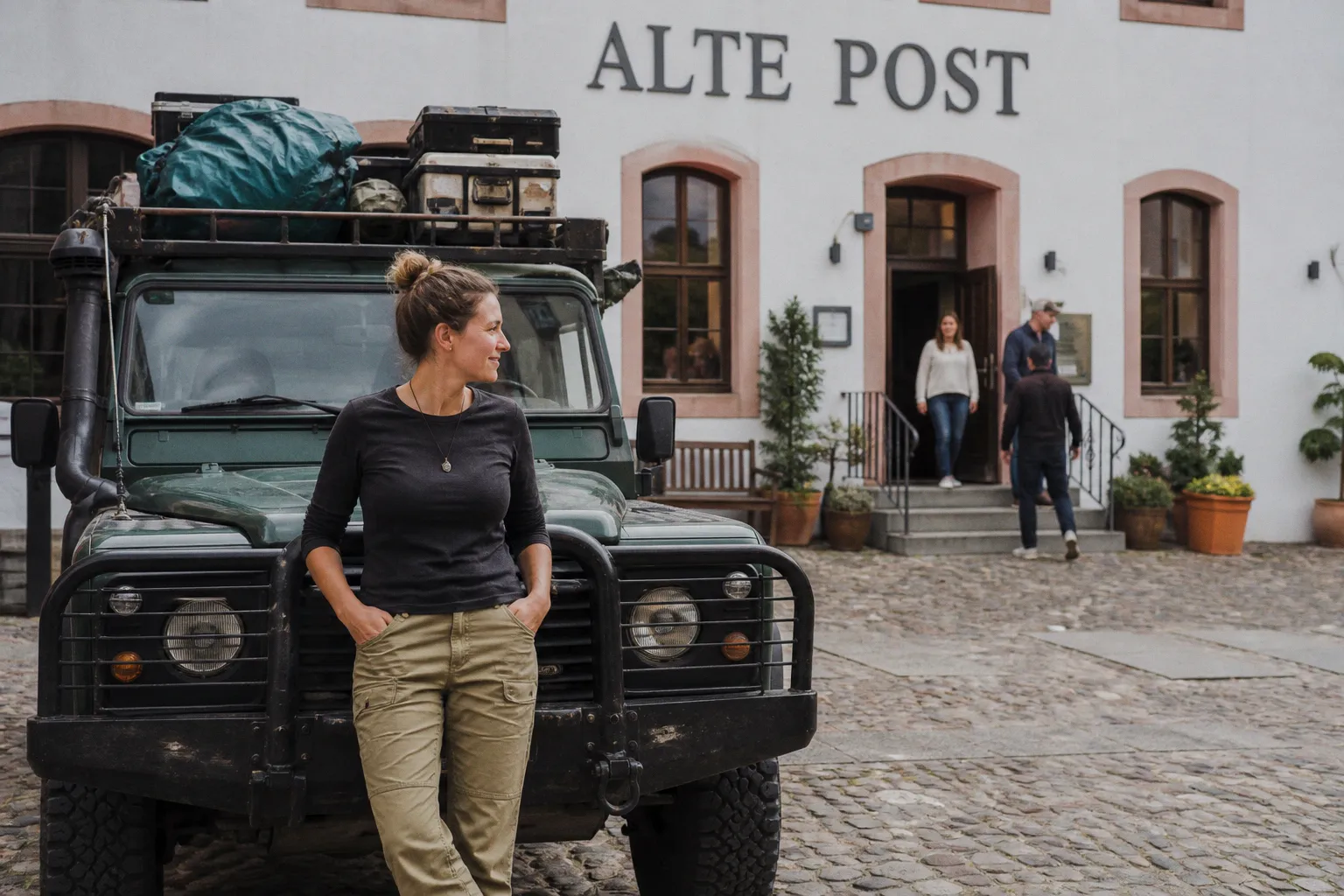 Expedition von Afrika zum Nordkap: Mit dem Serien-Geländewagen durch 60 Länder