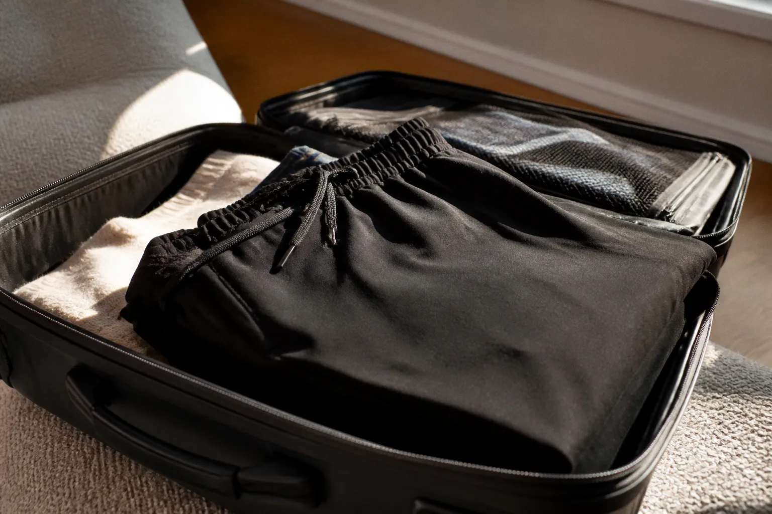 I Have Fall Travel Plans, and I’m Eyeing the Pants One Shopper Loves for an ‘Overnight Flight to Europe’